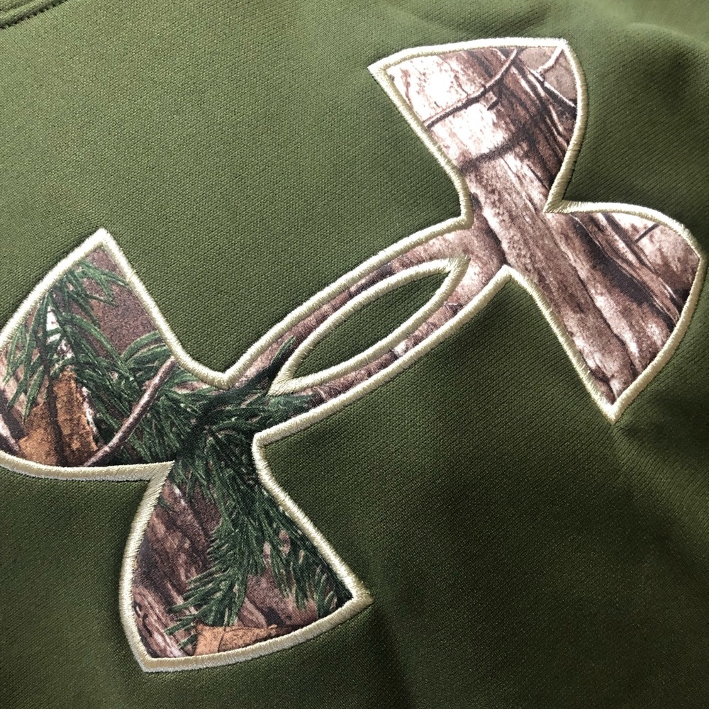 Brand new under armour sweatshirt